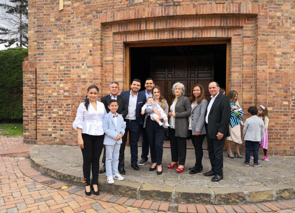 Karla Aguilera, Samuel Carmona Calderón, Antonio Calderón, James Carmona, Felipe Lizarazo, Carol Calderón, el bebé Thiago Carmona Calderón, Doris Laiseca, Eloisa Morales y James Carmona